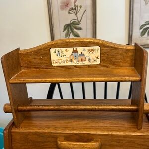 International Heartland VTG Paper Towel Rack